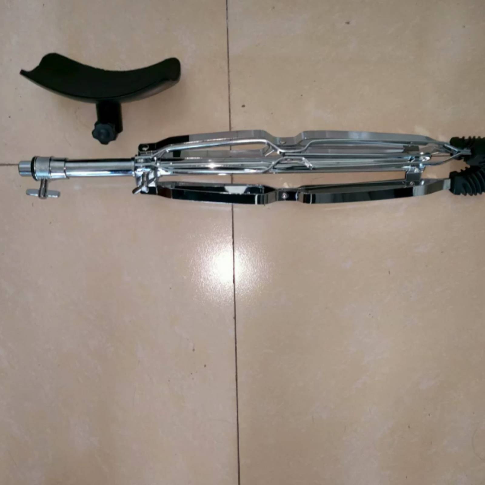 حامل توبا قابل للطي ثلاثي الأر - مراجعة Music Stand Folding وسعره